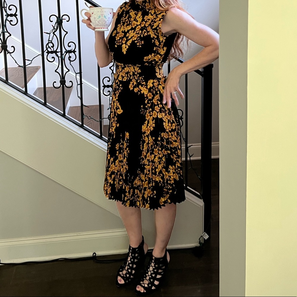 NANETTE LEPORE Black and Gold FLORAL MIDI DRESS size 2